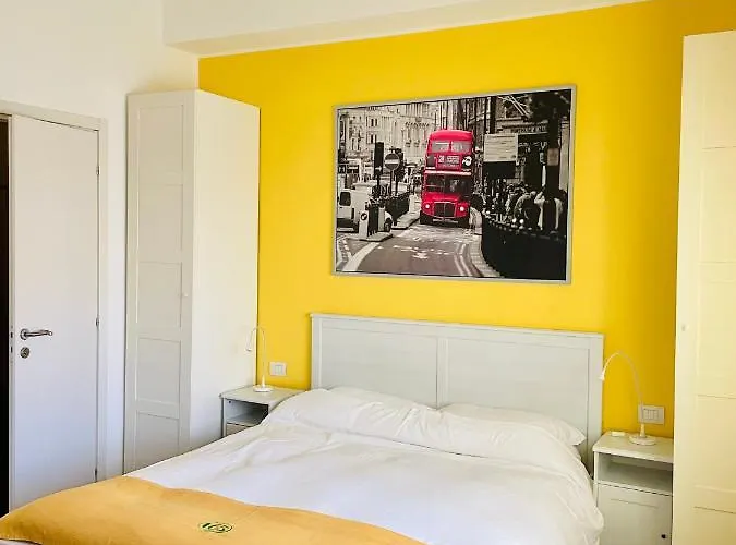 Via Padova 165 בית הארחה 3*